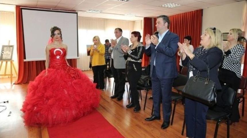 Buca&rsquo;da G&ouml;z Kamaştıran Defile