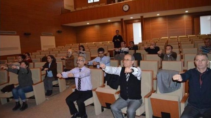 &Uuml;niversite Personeli Mesaiye Sporla Başlıyor