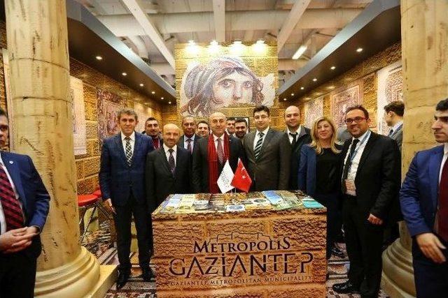 Dışişleri Bakanı Çavuşoğlu, Gaziantep Standına Özel İlgi Gösterdi