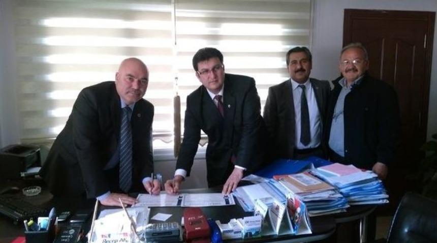 Karaisalı Belediyesi Okullara "odak"landı