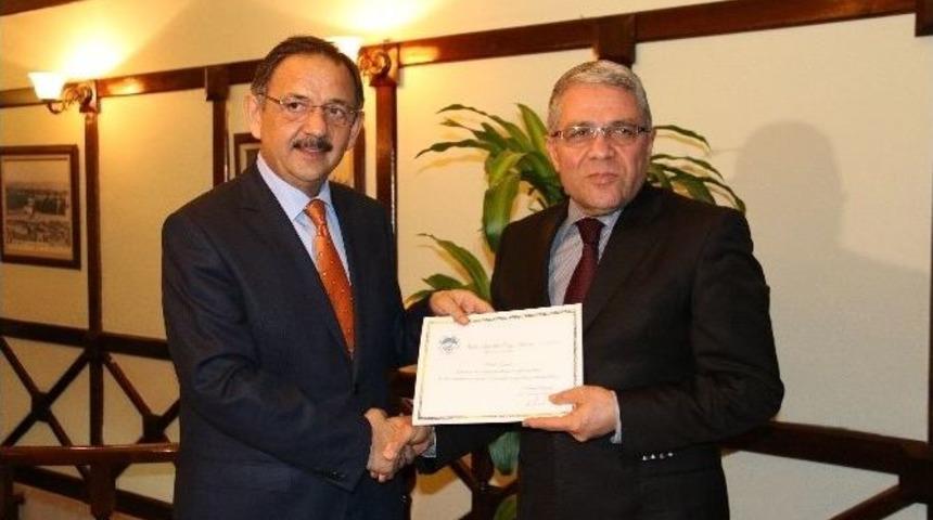 &Ouml;zhaseki Mesai Arkadaşlarına Teşekk&uuml;r Etti