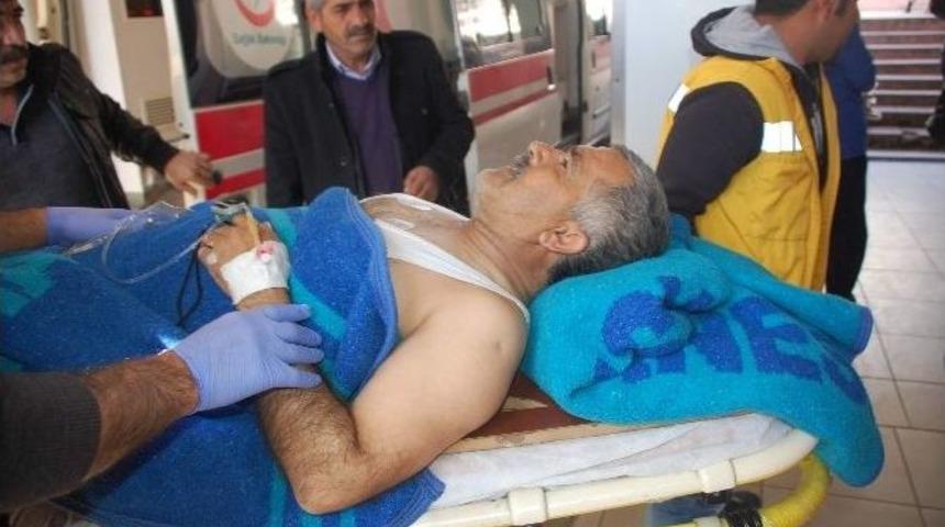 Tamir Ettiği &Ccedil;&ouml;p Aracı &Uuml;zerinden Ge&ccedil;ti: 1 Yaralı