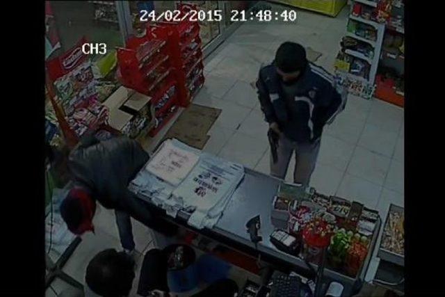 Silahlı Market Soygunu Kamerada 1