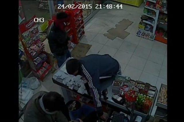 Silahlı Market Soygunu Kamerada 3
