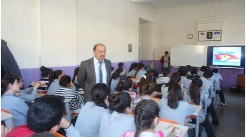 &Ouml;ğrenciler Deprem Konusunda Bilgilendiriliyor