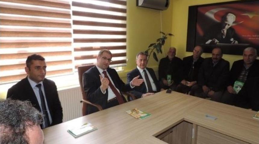 Kayısı Entegre M&uuml;cadele Bilgilendirme Toplantısı Yapıldı