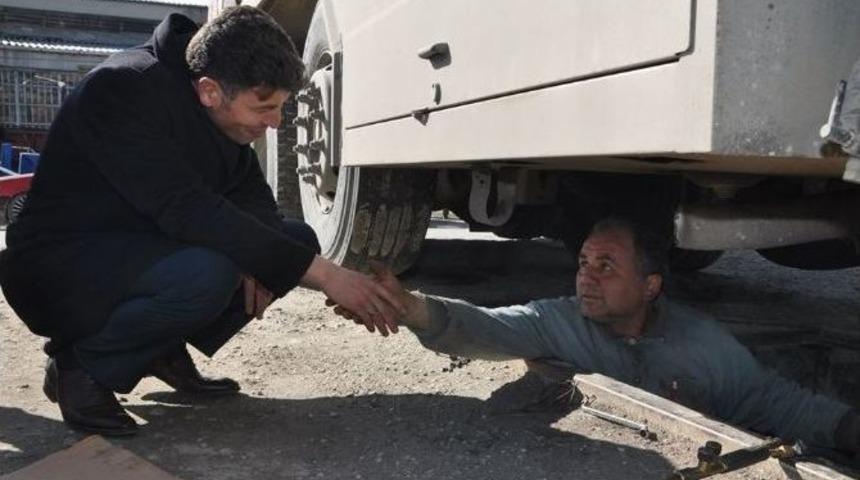 Korkmaz, &Ccedil;alışma Hayatına İlk Adımı Attığı 1 Eyl&uuml;l Sanayi Sitesini Ziyaret Etti