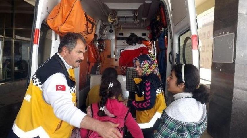 Boya Ve Tiner Kokusundan Etkilenen 9 &Ouml;ğrenci Hastaneye Kaldırıldı