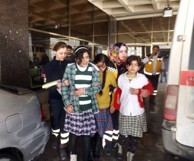 Boya Ve Tiner Kokusundan Etkilenen 9 &Ouml;ğrenci Hastaneye Kaldırıldı 3