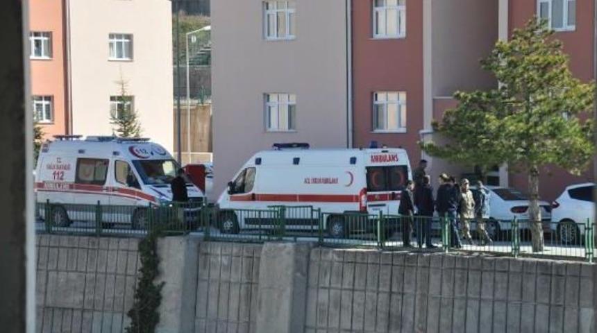 Ambulanslar Askeri Lojmanda, Acı Haber Yakınlarına Bildirildi