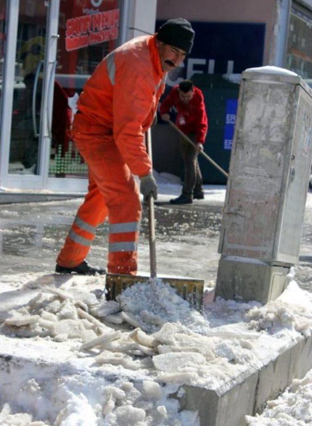 Erzurum'a 28 Santim Kar Yağdı