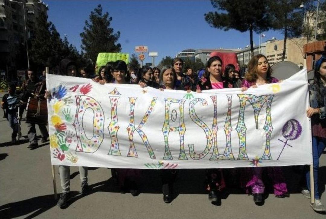 Belediye Kadın &Ccedil;alışanlarından 8 Mart Etkinliği