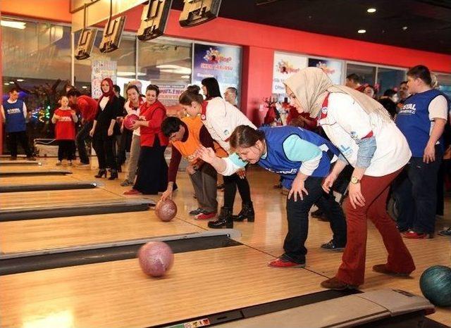 Bovling Oynamaya Engel Yok 1