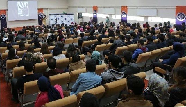 Ar&uuml;&rsquo;de &ldquo;kadına Şiddete Hayır&rdquo; Denildi 1
