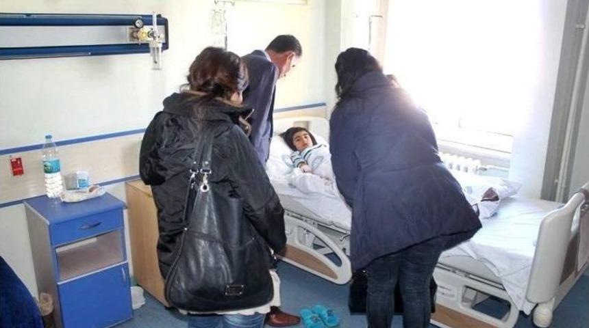 Emirdağ Belediyesi &Ccedil;alışanları Hastaları Ziyaret Etti