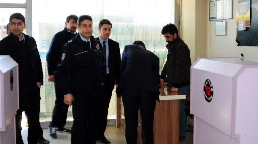 Hizan&rsquo;da İnternet Kafeler Denetleniyor