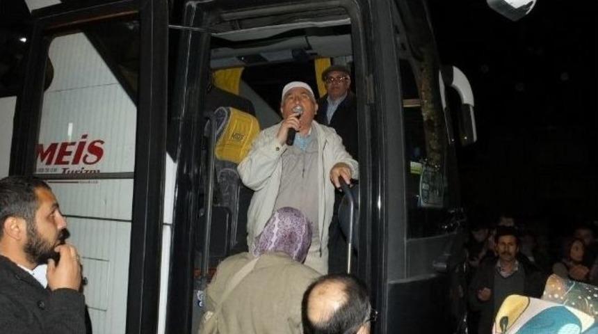 Burhaniye&rsquo;de Umrecilere Lokmalı Uğurlama