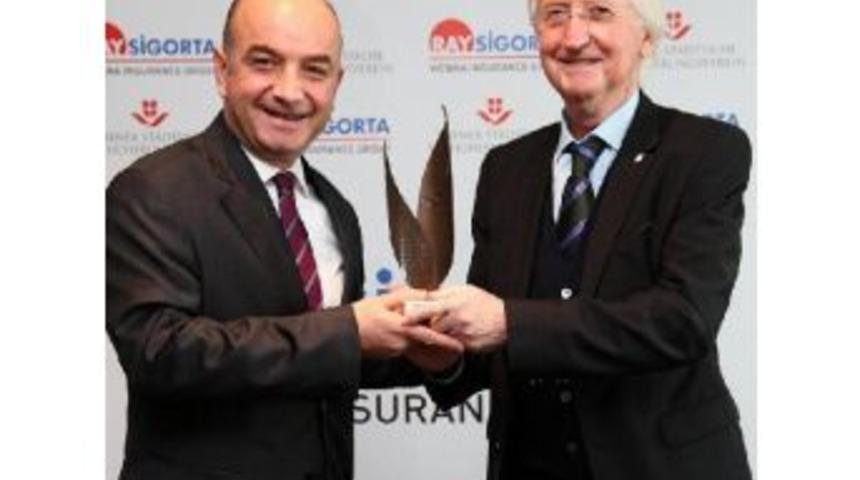 Ray Sigorta'ya G&uuml;nter Geyer Award Sosyal Bilin&ccedil; &Ouml;d&uuml;l&uuml;