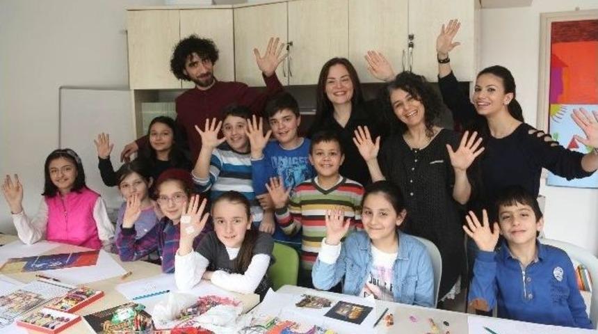 &Uuml;&ccedil; Boyutlu Hareketli Kitap Tasarımı At&ouml;lyesi &Ccedil;alışmaları Devam Ediyor