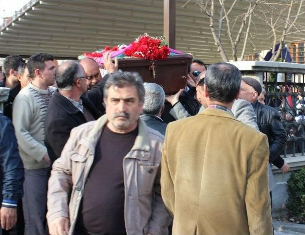 İntihar Eden Gen&ccedil; Kız G&ouml;zyaşlarıyla Uğurlandı