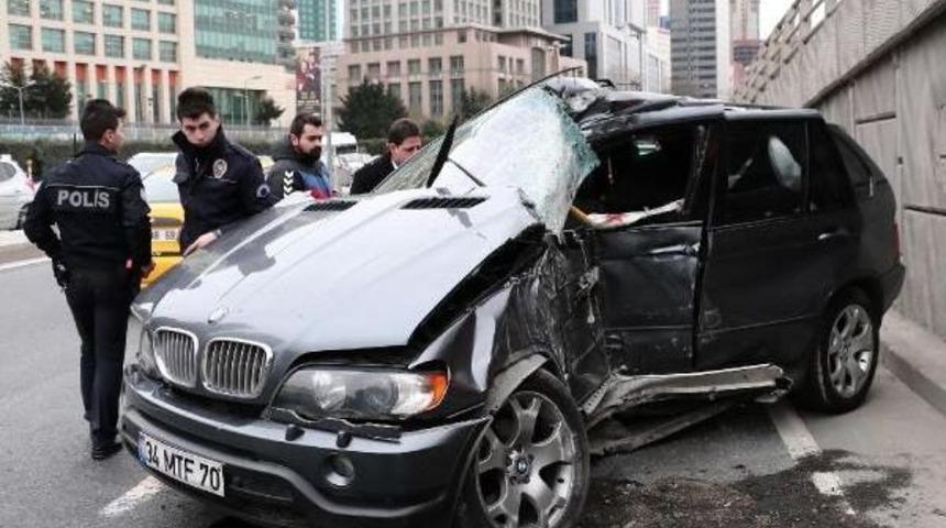 Ferdi Tayfur'un Yeğeni Ile Reklam Oyuncusu Maslak'ta Kaza Ge&ccedil;irdi