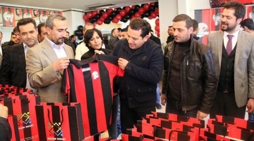 Van&rsquo;da &ldquo;bir Forma Da Sen Al&rdquo; Kampanyası