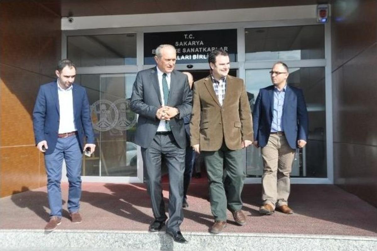 &Ouml;zt&uuml;rk Sivil Toplum Kuruluşlarını Ziyaret Etti