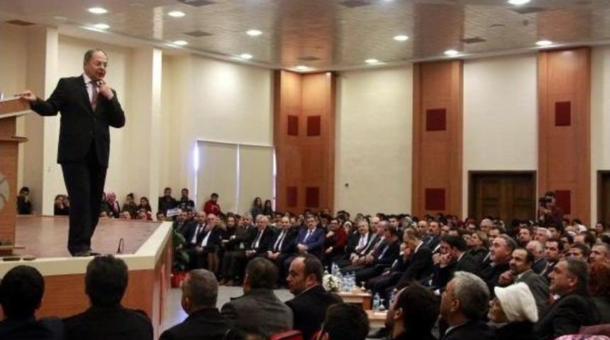 Sağlık Eski Bakanı Akdağ, &Uuml;niversitelilere Konferans Verdi