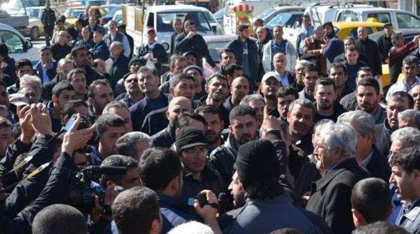 Ara&ccedil; Muayene Istasyonu I&ccedil;in Konya-Ankara Yolunu Ulaşıma Kapattılar