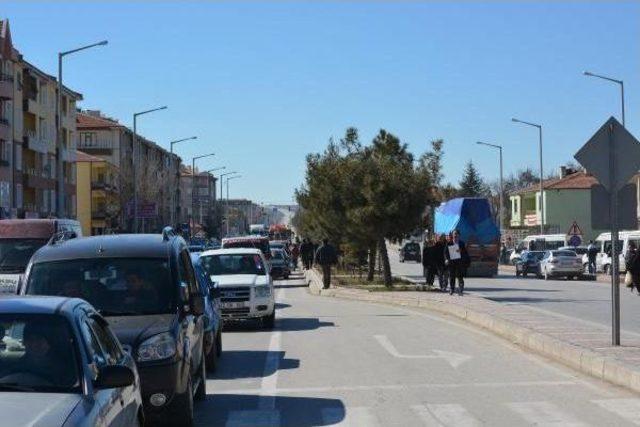 Araç Muayene Istasyonu Için Konya-Ankara Yolunu Ulaşıma Kapattılar