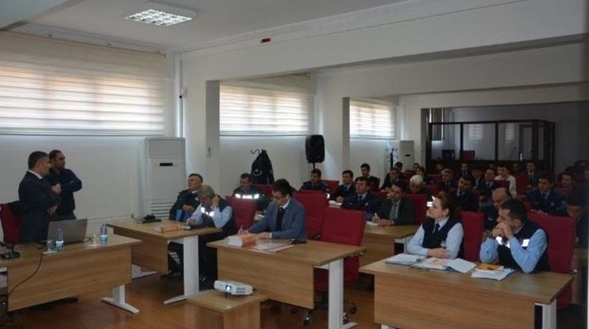 Efeler Belediyesi Zabıtasına Hizmet İ&ccedil;i Eğitim Verildi