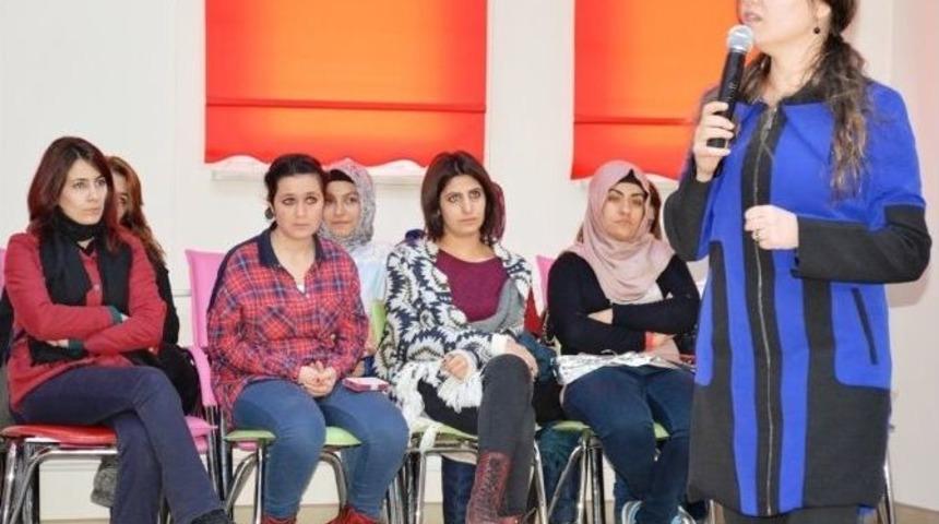 Tatvan&rsquo;da Kadınlar G&uuml;n&uuml; Etkinliği