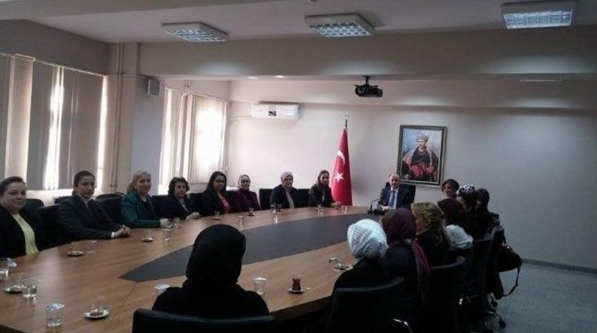 Akparti Kadınlardan Vali Azizoğluna Ziyaret