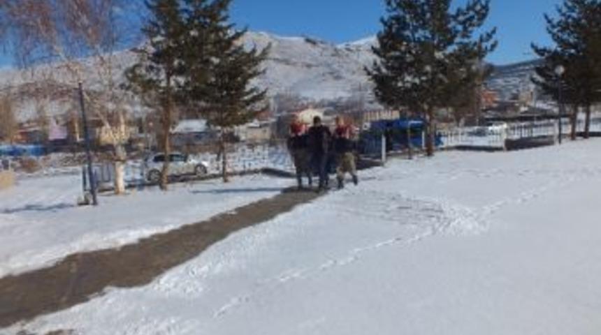 Pasinler&rsquo;de Hayvan Hırsızlığından 4 Kişi Adli Kontrolle Serbest Bırakıldı