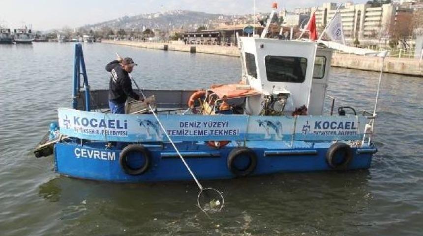 İzmit K&ouml;rfezi'nden 146 Ton Atık S&uuml;p&uuml;r&uuml;ld&uuml;