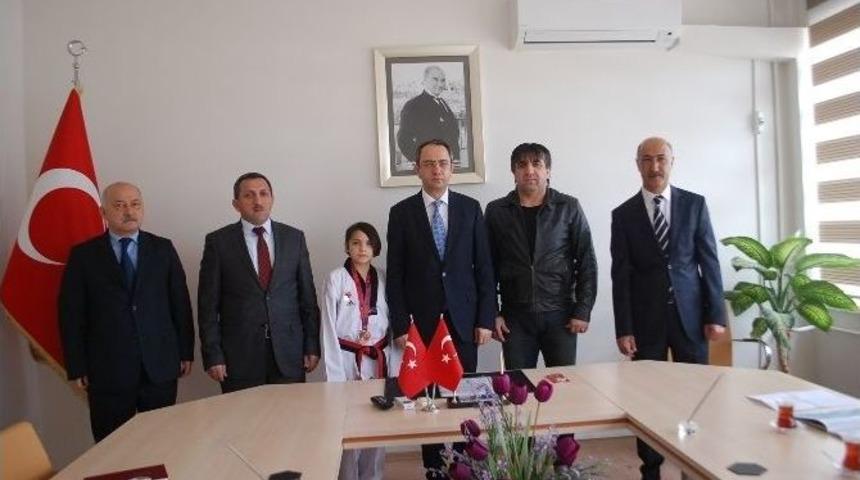 &Ccedil;erkezk&ouml;y Kaymakamı Kubilay&rsquo;dan Şampiyona Altın