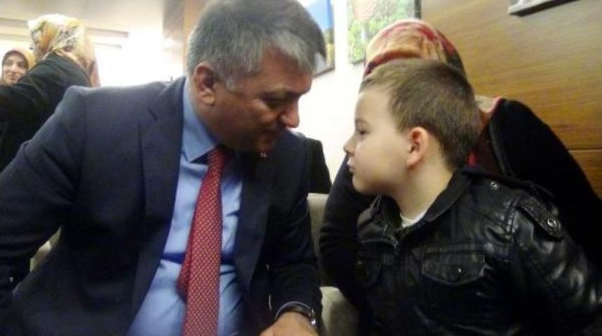 Rize'de &Ccedil;anakkele Şehitleri I&ccedil;in 12 Bin Fidan Dağıtılacak