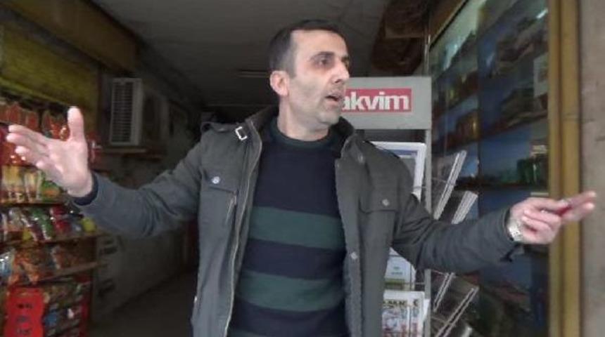 Oğluna Uyuşturucu Sattığını Iddia Ettiği Kişiyi Polise Teslim Etti