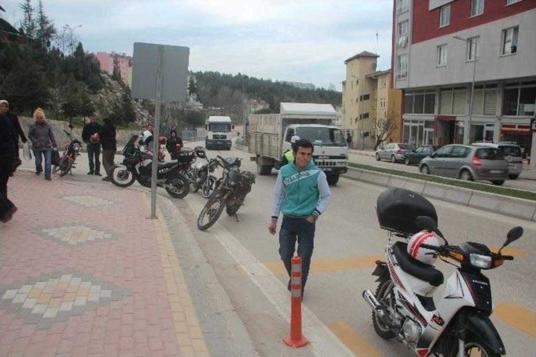 Trafik Ekipleri Motosiklet S&uuml;r&uuml;c&uuml;leri G&ouml;z A&ccedil;tırmıyor