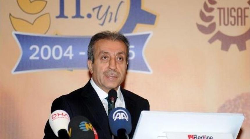 Bakan Eker'den Diyetisyenlere Ekmek Eleştirisi: Bilen Bilmeyen Herkes Konuşuyor