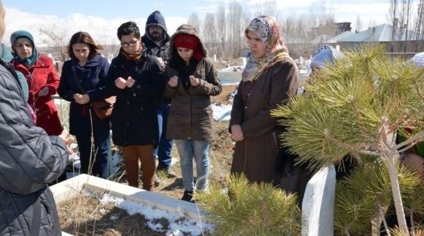 Erciş Belediyesi&rsquo;nden Kadınlara &Uuml;cretsiz Ulaşım