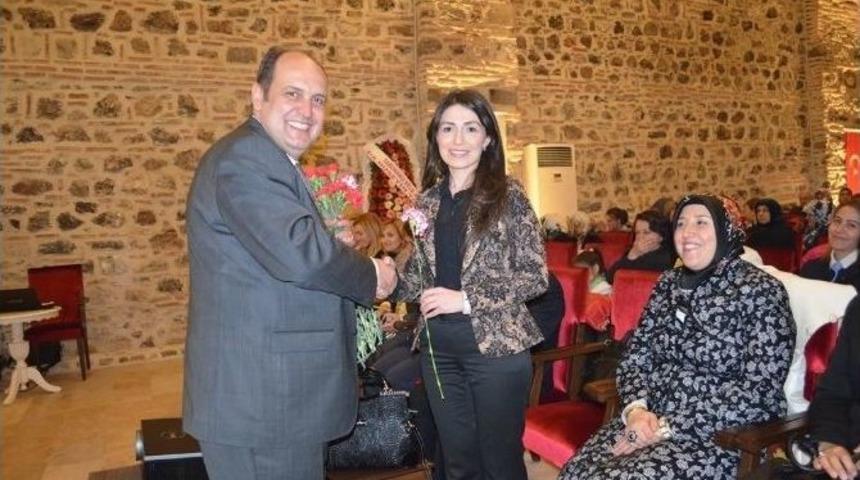 Yersel&rsquo;den Kadınlara Karanfil