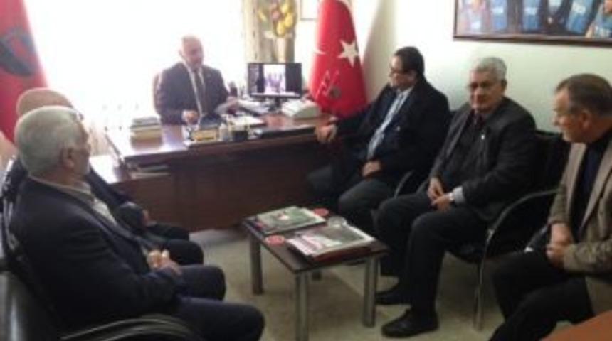 Kaymakam Sarıfakıoğluları&rsquo;ndan Emekliler Derneği&rsquo;ne Ziyaret