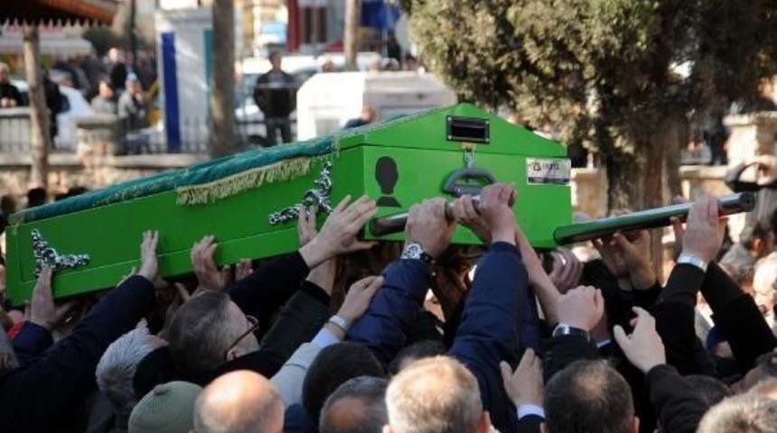 Evinde &Ouml;l&uuml; Bulunan Iş Adamı Son Yolculuğuna Uğurlandı