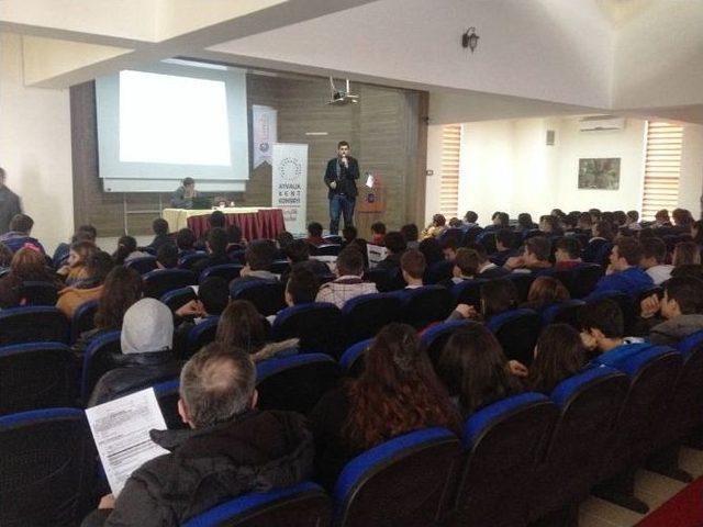 Gen&ccedil;lere &lsquo;paramı Y&ouml;netebiliyorum&rsquo; Eğitimi 1