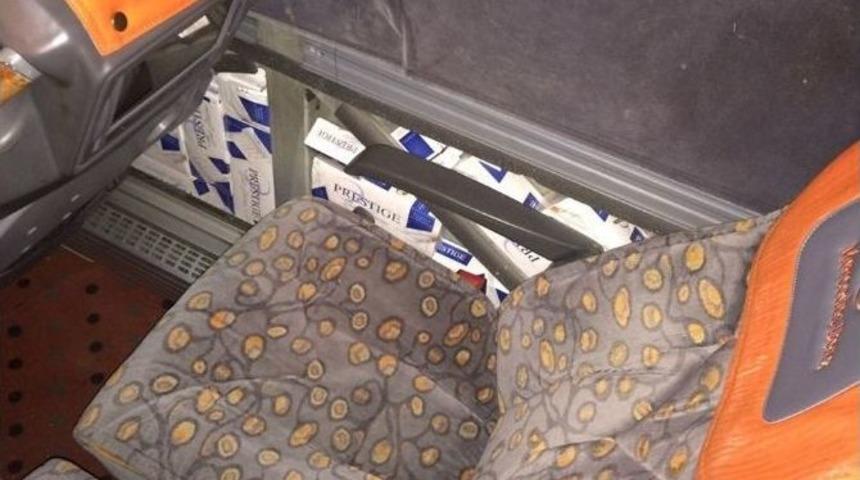 Yolcu Otob&uuml;s&uuml;nde Ka&ccedil;ak Sigara Ele Ge&ccedil;irildi