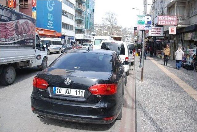 Edremit’te Parkomat Uygulamasına Son Verildi