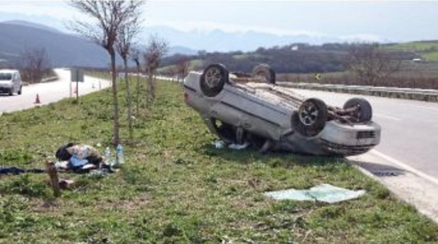 Hastane Yolunda Kaza: 1 &Ouml;l&uuml;, 2 Yaralı