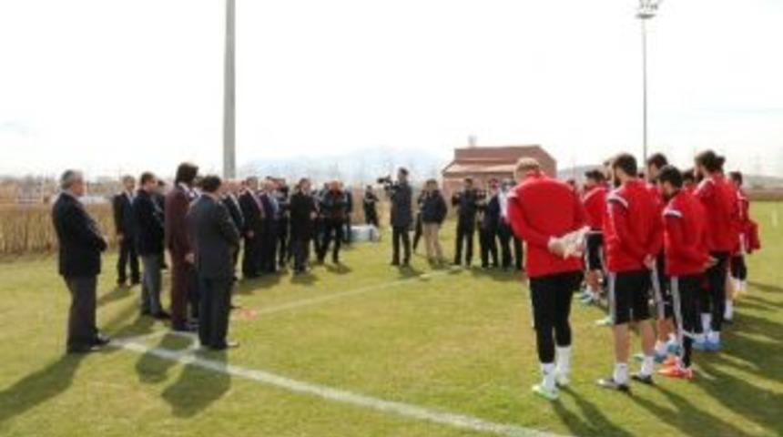 &ldquo;siz Bu Lige L&uuml;kss&uuml;n&uuml;z; Ama Hafife Almayın&rdquo;