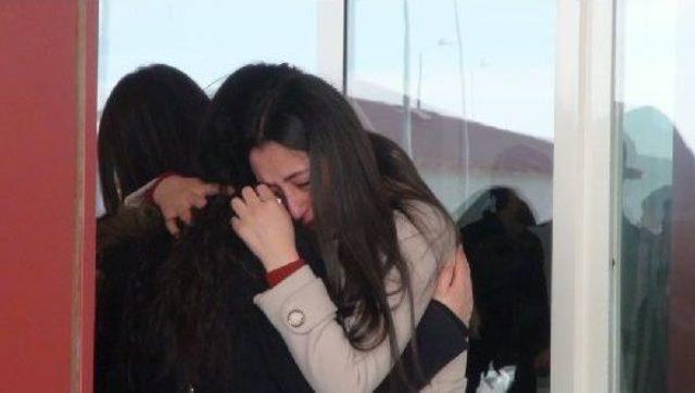 Üniversiteli Safinaz, İstanbul'dan Kars'a Geldiği Gün Öldü